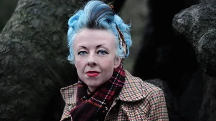 Who Put Bella in the Wych Elm?
